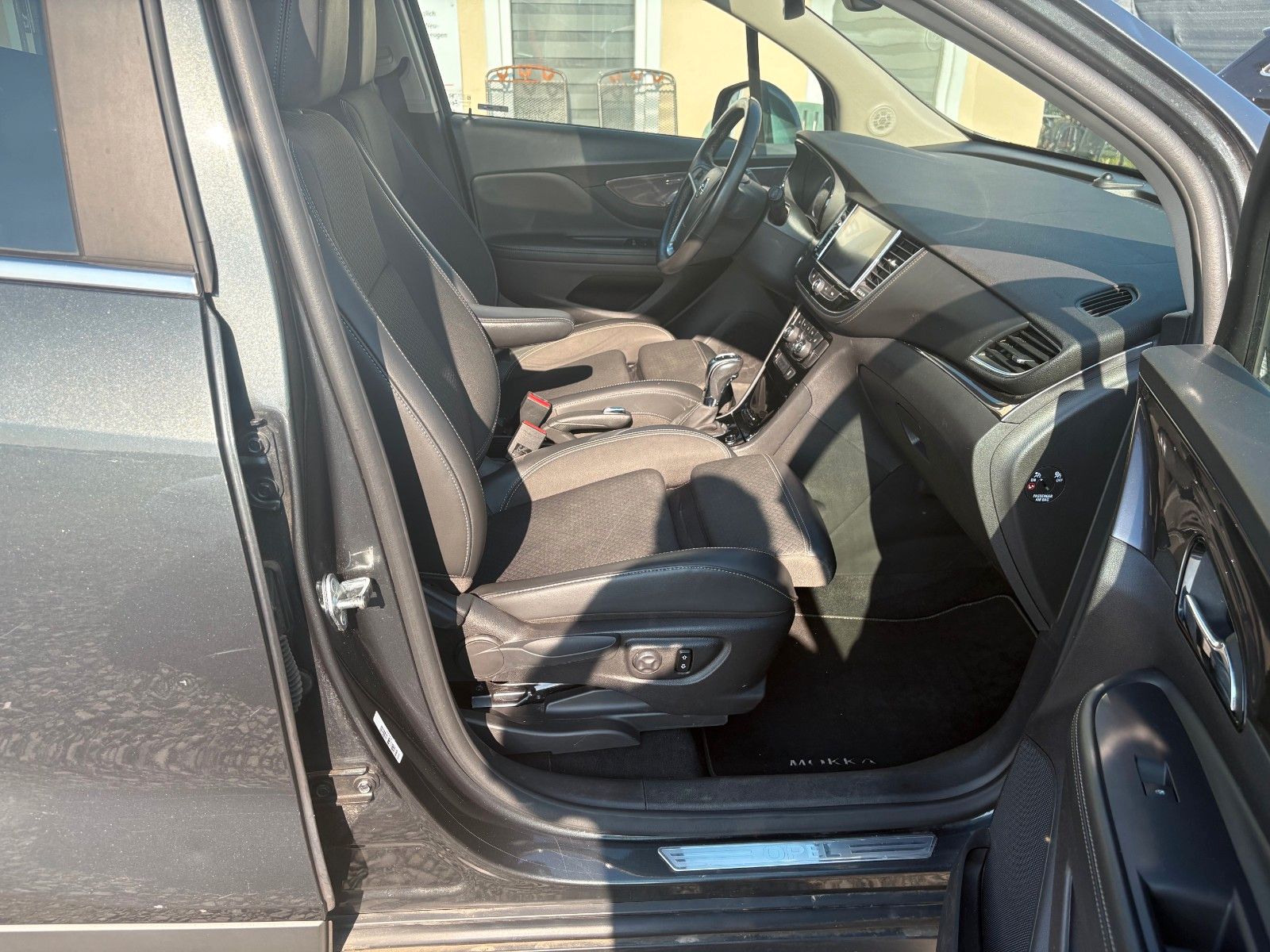 Fahrzeugabbildung Opel Mokka X 1.4 Innovation Aut. Navi LED SPORTSITZE
