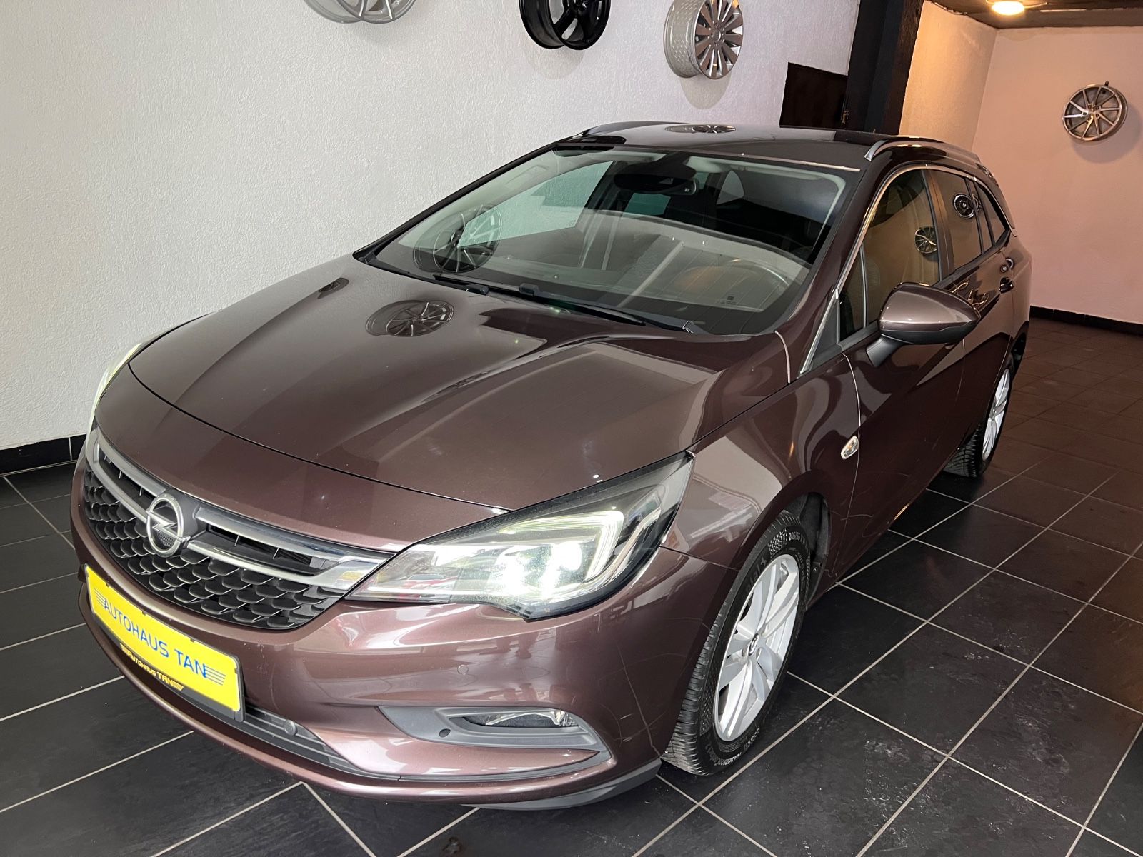 Fahrzeugabbildung Opel Astra K Sports Tourer Business *SONDERLACK*LED*