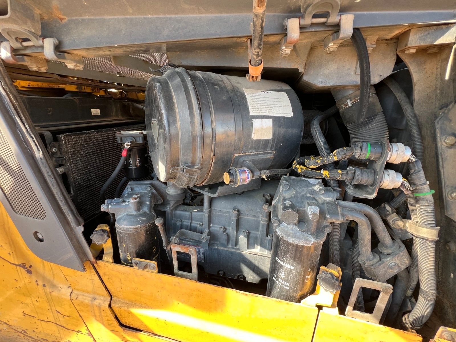 Fahrzeugabbildung Komatsu D65PX-15 / nur 5.945h / Baujahr: 2004