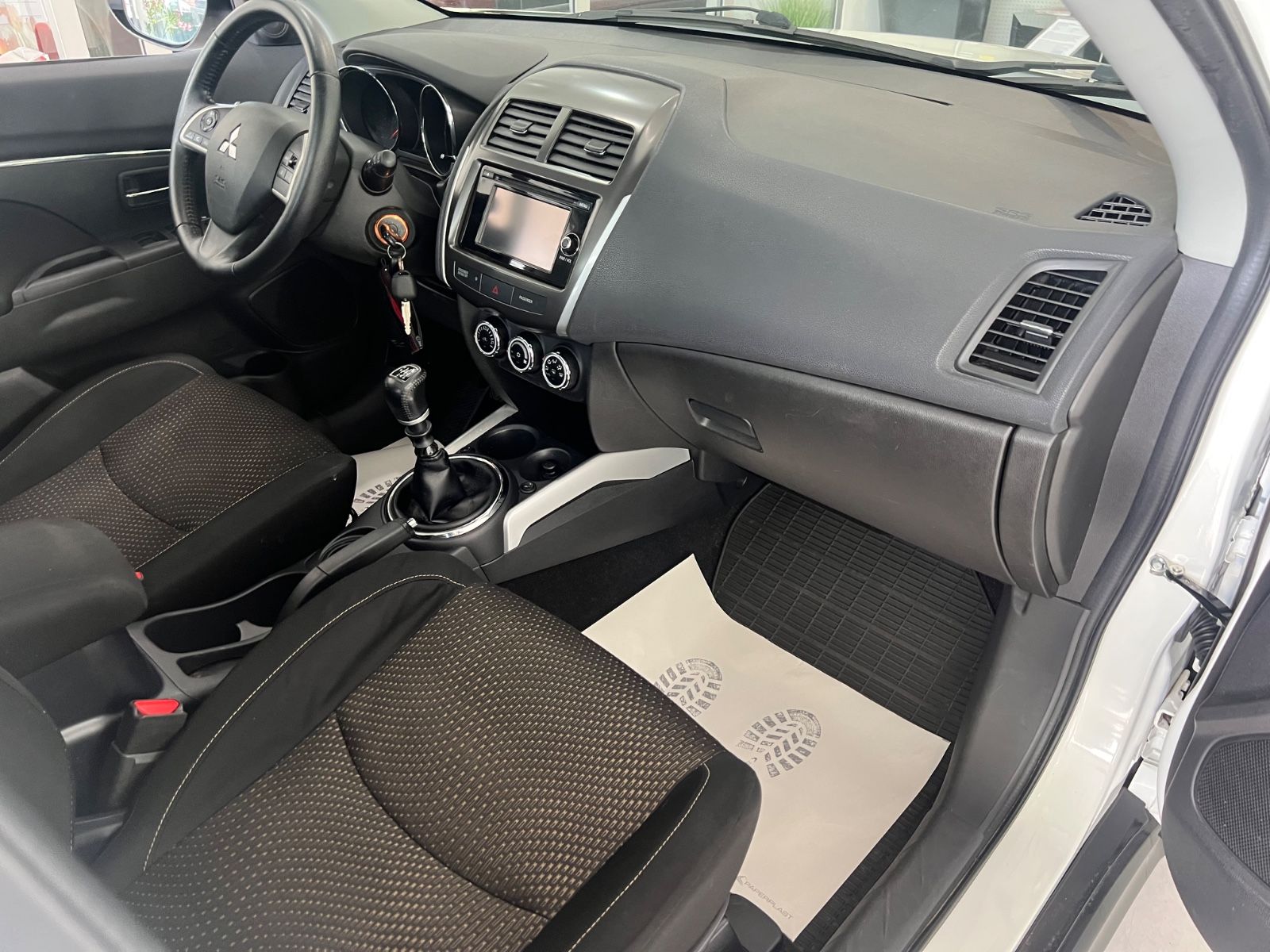 Fahrzeugabbildung Mitsubishi ASX Intense * RÜCKFAHRKAMERA* SITZHEIZUNG *