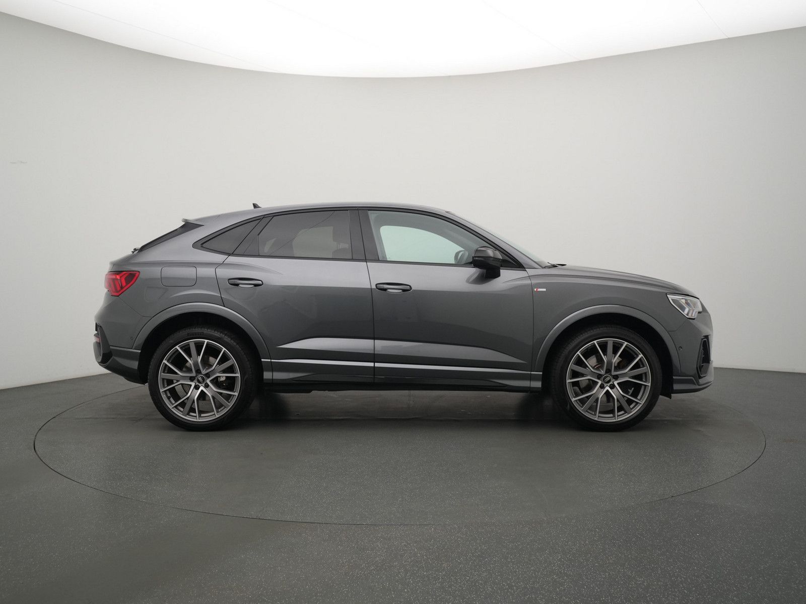 Audi Q3 Sportback 45 e S line ACC AHK NAVI SONOS 360° foto 3