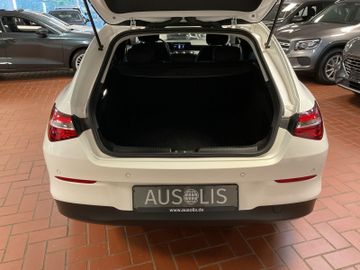Mercedes CLA 180 Shooting Brake - 9