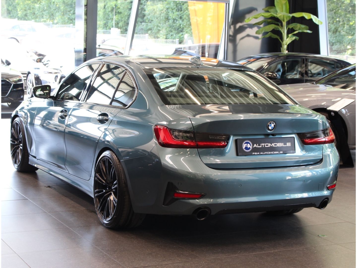 Fahrzeugabbildung BMW 330 d xDrive Sport Line HUD*Laser*M3 Felgen