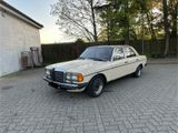 Mercedes-Benz w123 200 H Kennzeichen. TAUS... - aus 1983: Mercedes
