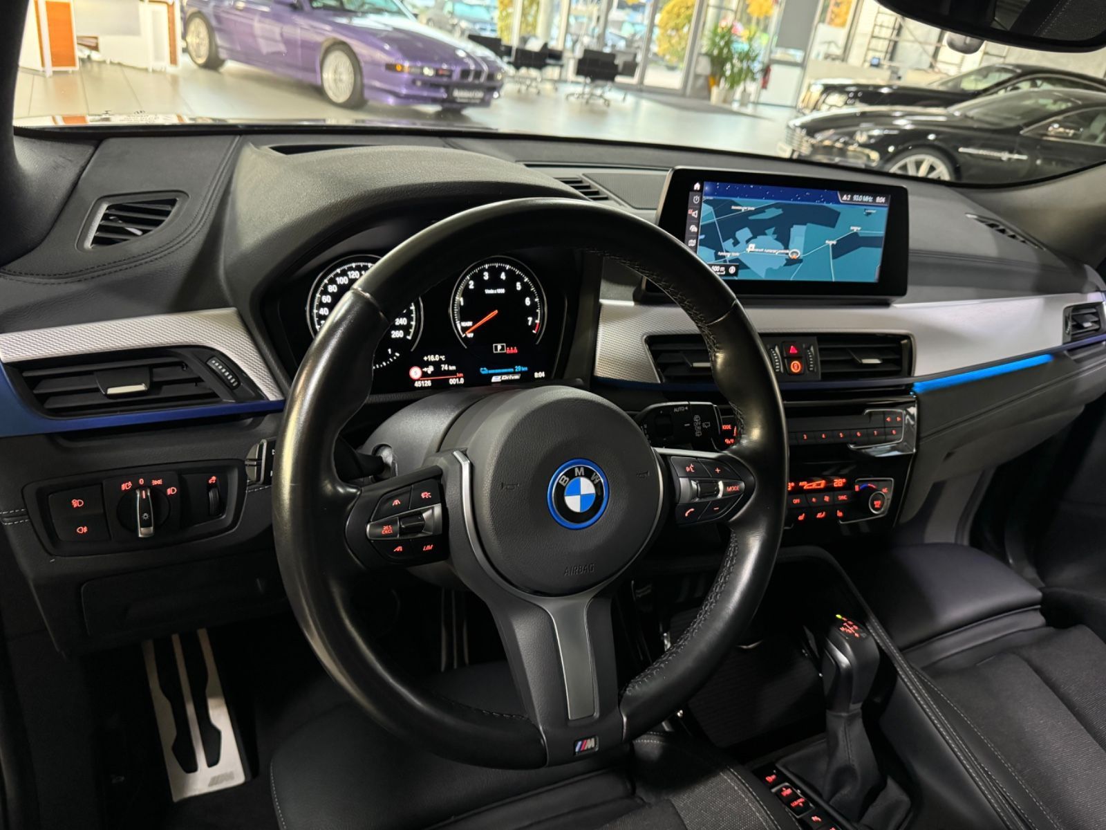 Fahrzeugabbildung BMW X2 xD25e M Sport HUD DAB HiFi LED Alarm 19Zoll