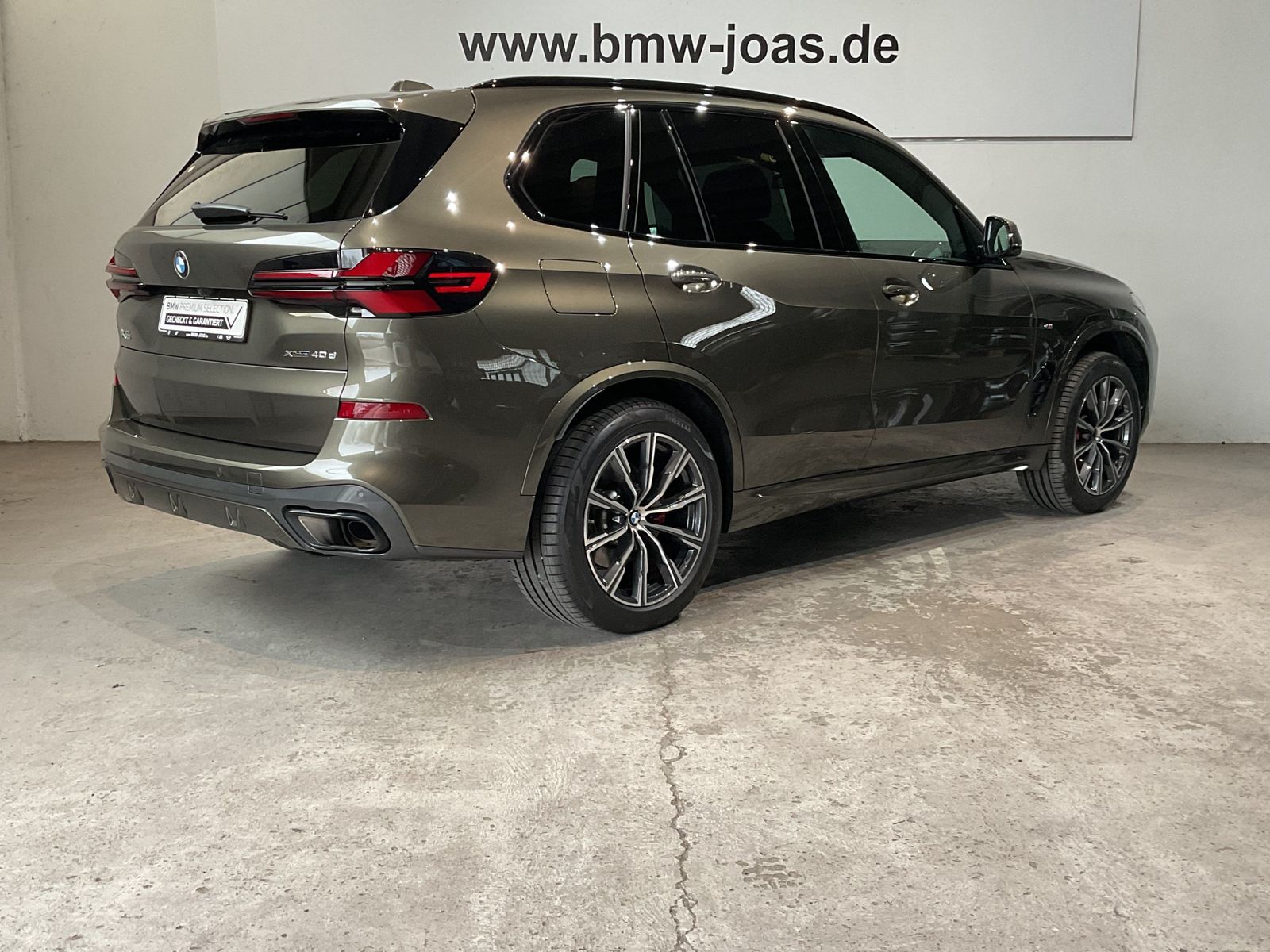 Fahrzeugabbildung BMW X5 xDrive40d M Sportpaket, Massagefunktion, Glas