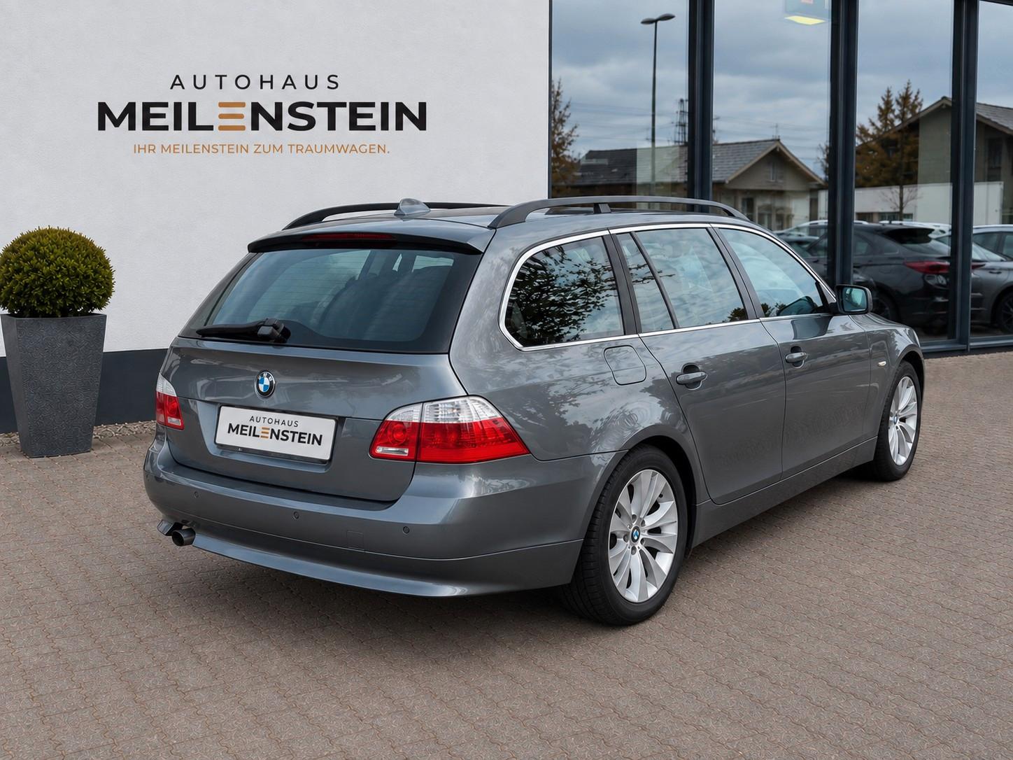 BMW 523 2006 — interior