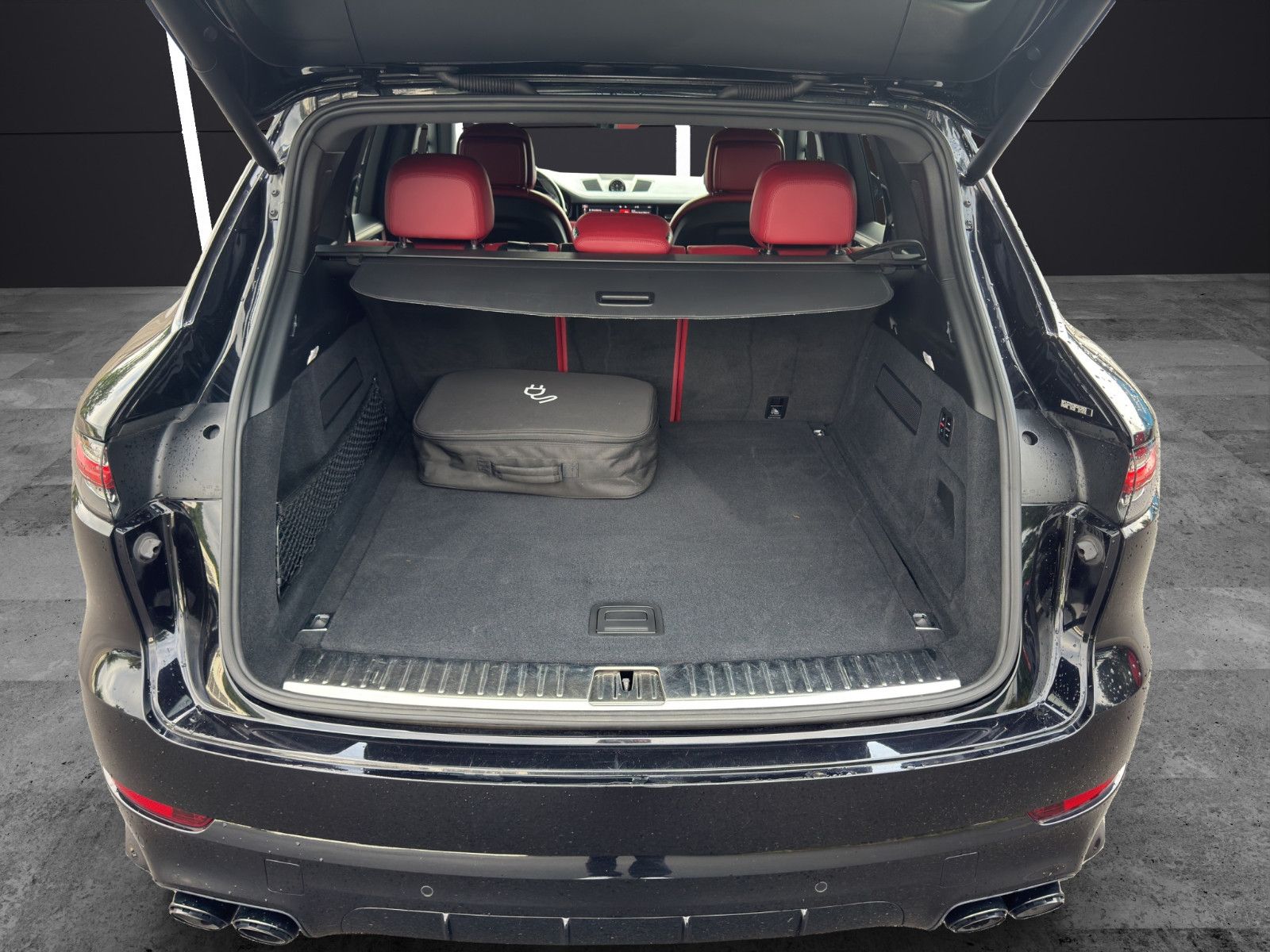 Fahrzeugabbildung Porsche Cayenne E-Hybrid*Matrix*AHK*Carplay*Bose*Head-up