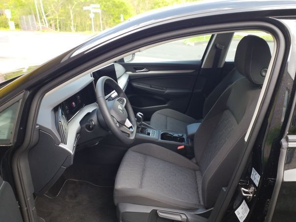 Volkswagen Golf VIII 1.5 TSI Life LED SITZHEIZUNG foto 4