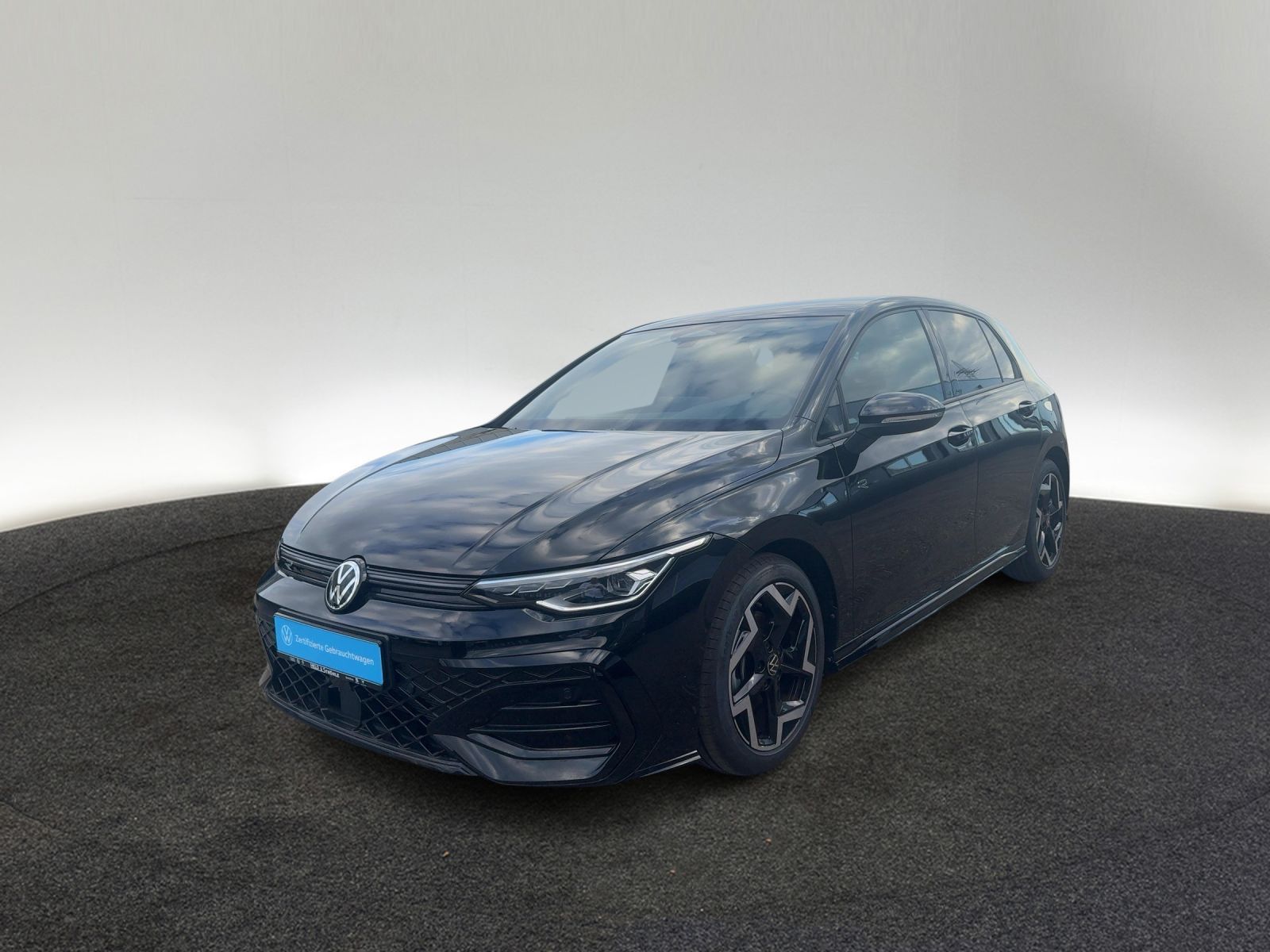 Volkswagen Golf 8 R-LINE BLACK 1.5 eTSI DSG LED NAV KAM 17 foto 2