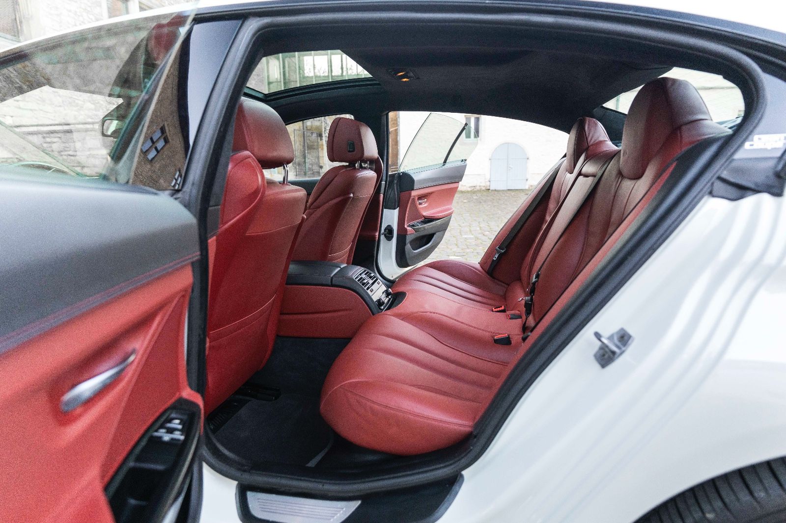 Fahrzeugabbildung BMW 640i GC M-SPORTPAKET HUD H&K LED KAM ALC TOTW