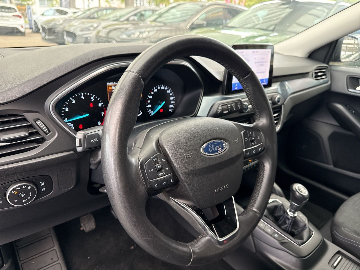 Fahrzeugabbildung Ford Focus Turnier Active Kamera LED NAVI DAB Winterp