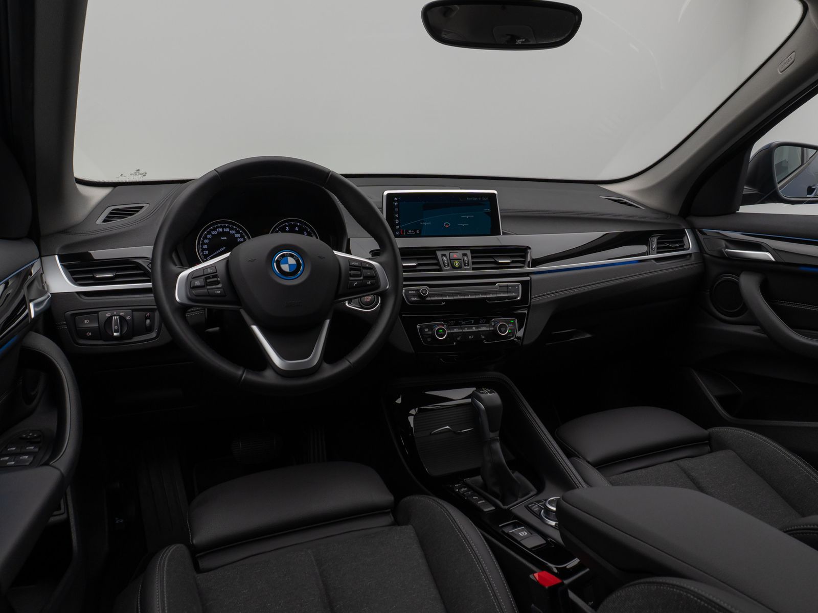 Fahrzeugabbildung BMW X1 xD25e Sport Line Kamera DAB Geschwindigkeitsr