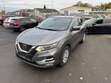 Nissan Qashqai 1.2 DIG-T N-CONNECTA - Nissan Qashqai mit Benzin-Antrieb: Limousine