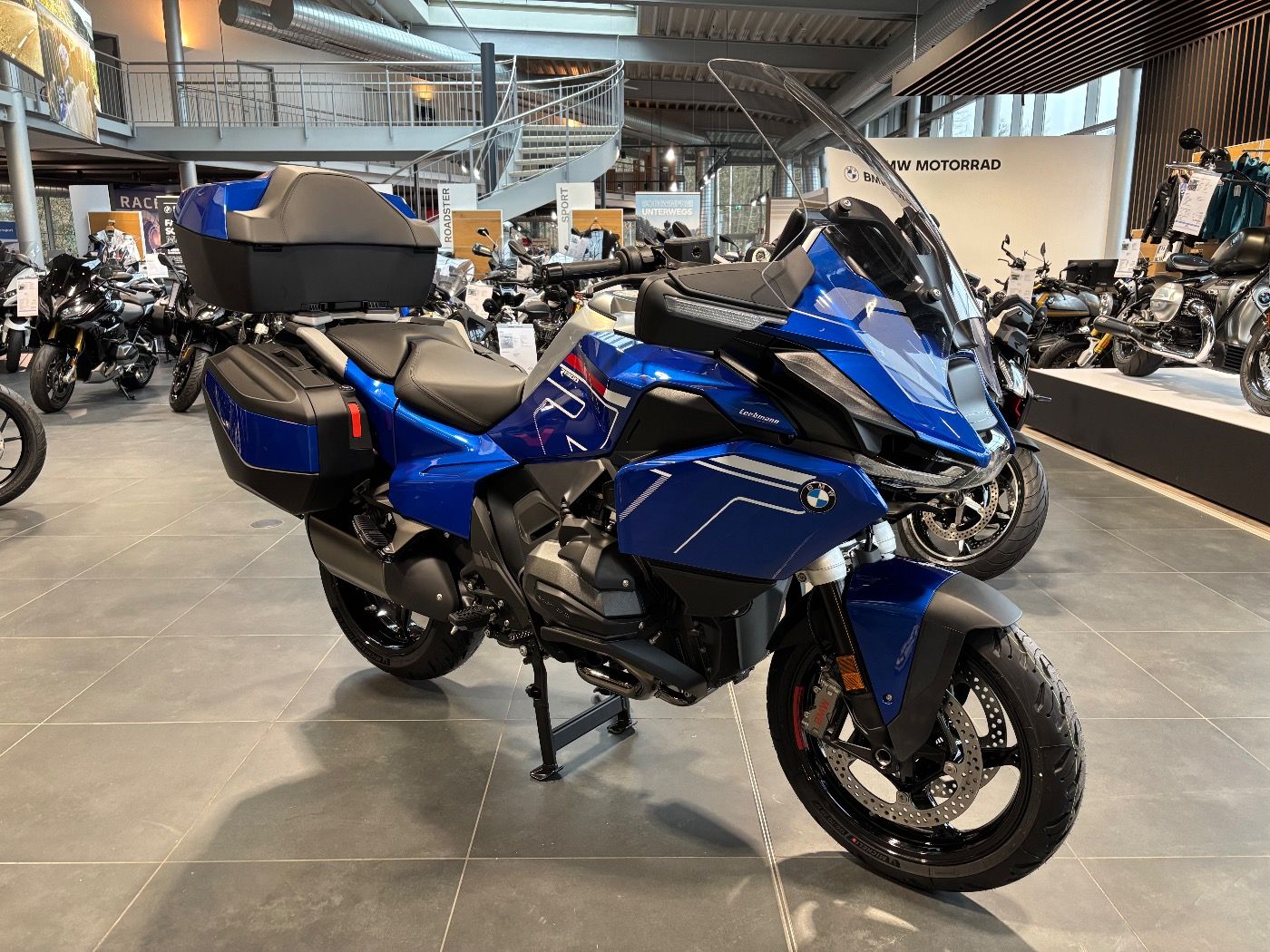Fahrzeugabbildung BMW R 1300 RT 4 Pakete ASA
