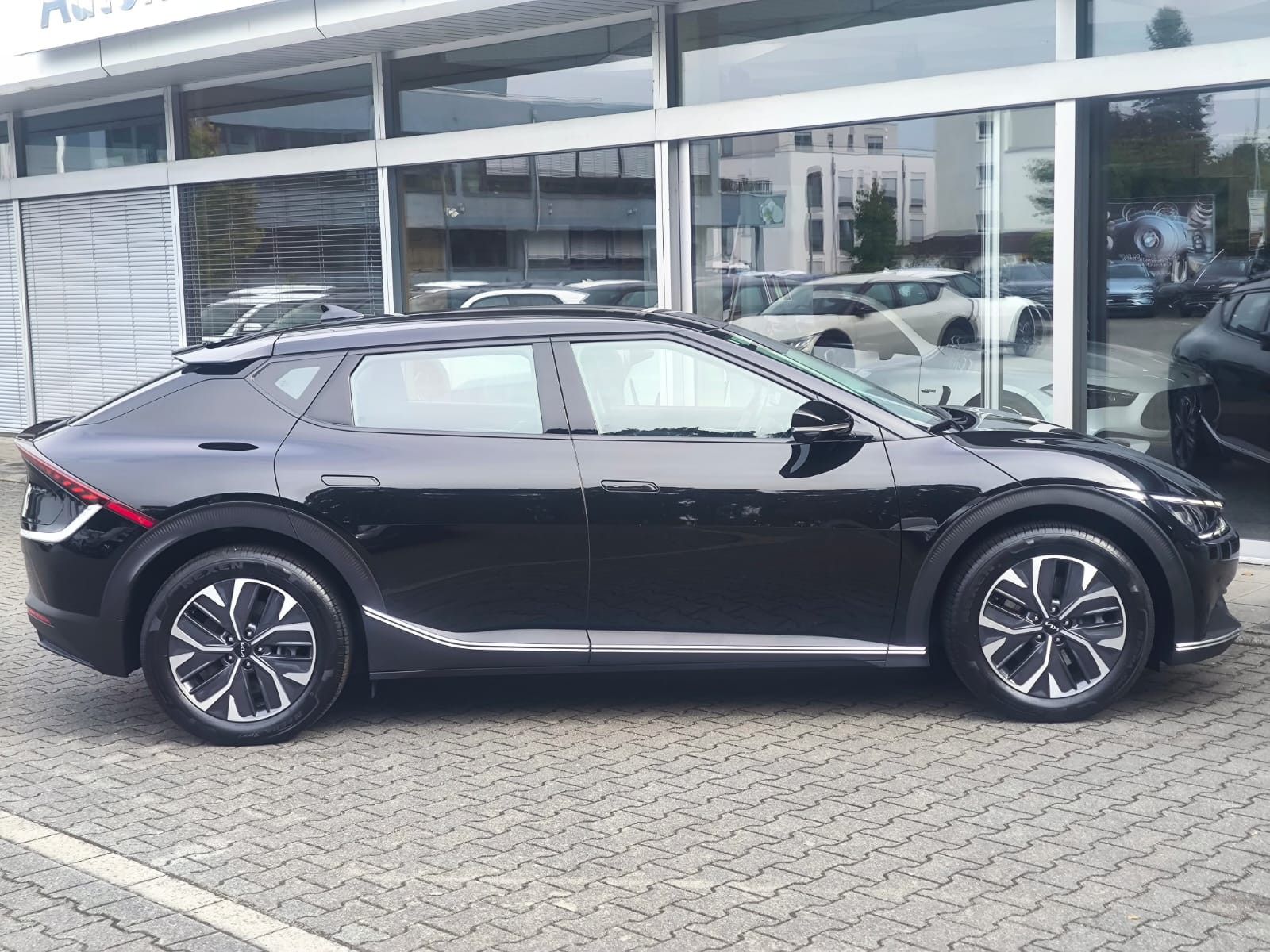 Vehicle image Kia EV6 2WD WERKSGAR+NAVI+LED+SHZ+DAB+KAMERA+ACC+WP+