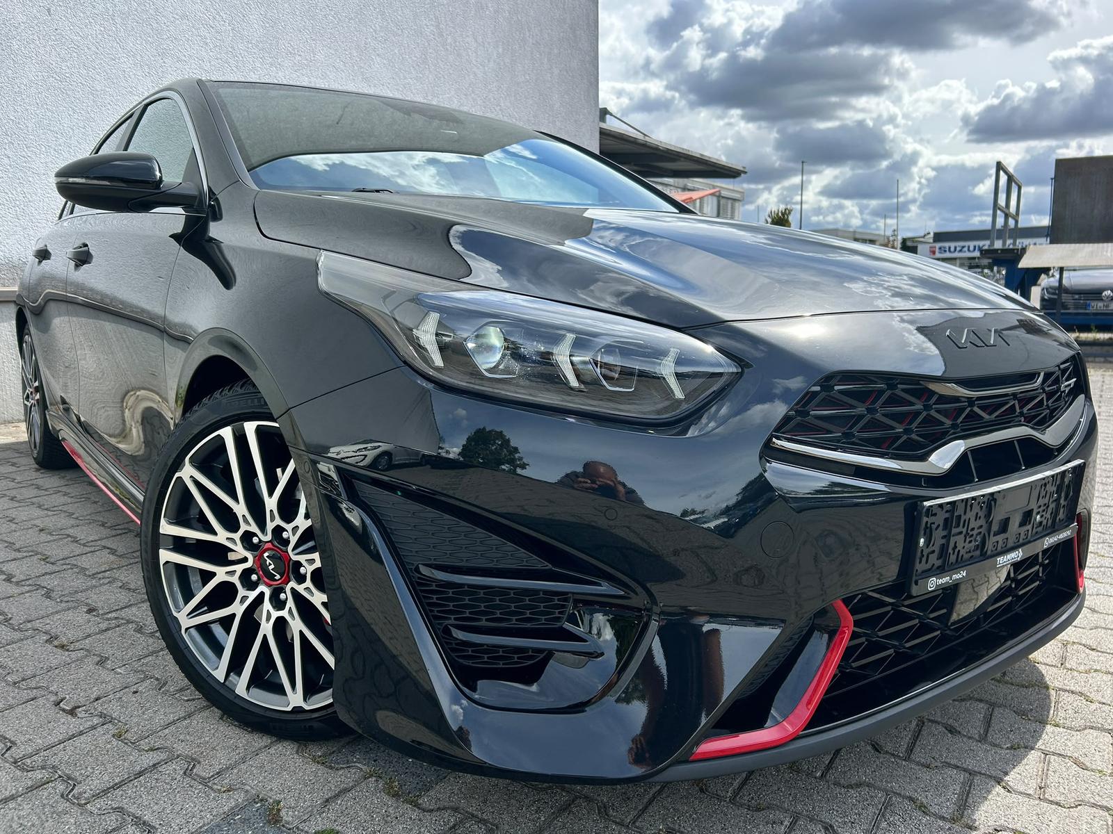 Kia Ceed GT 2.HD|AKPRAPOVIC|4xSHZ|KAMERA|18"|DIGITAL