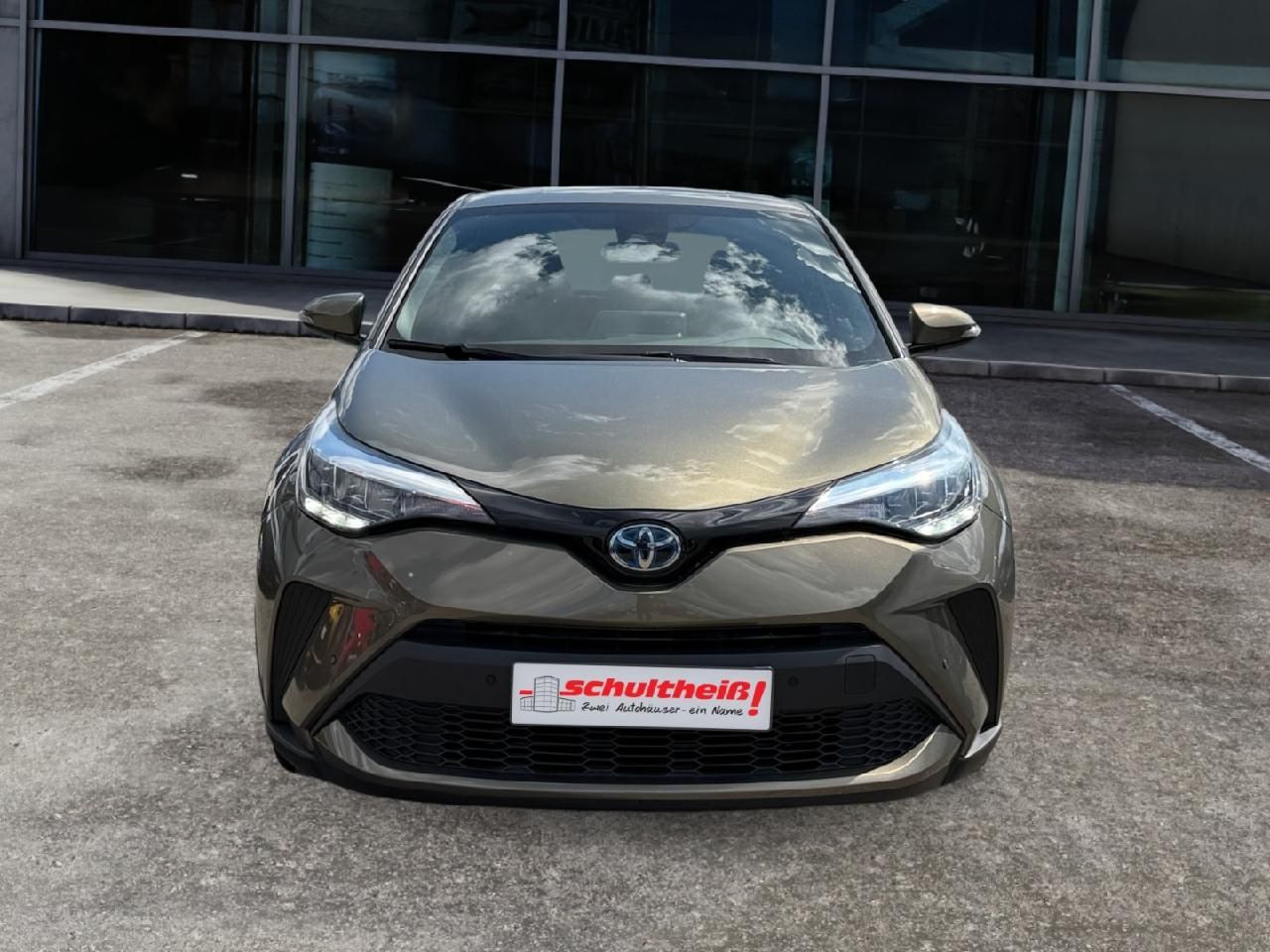 Fahrzeugabbildung Toyota C-HR Hybrid Team D