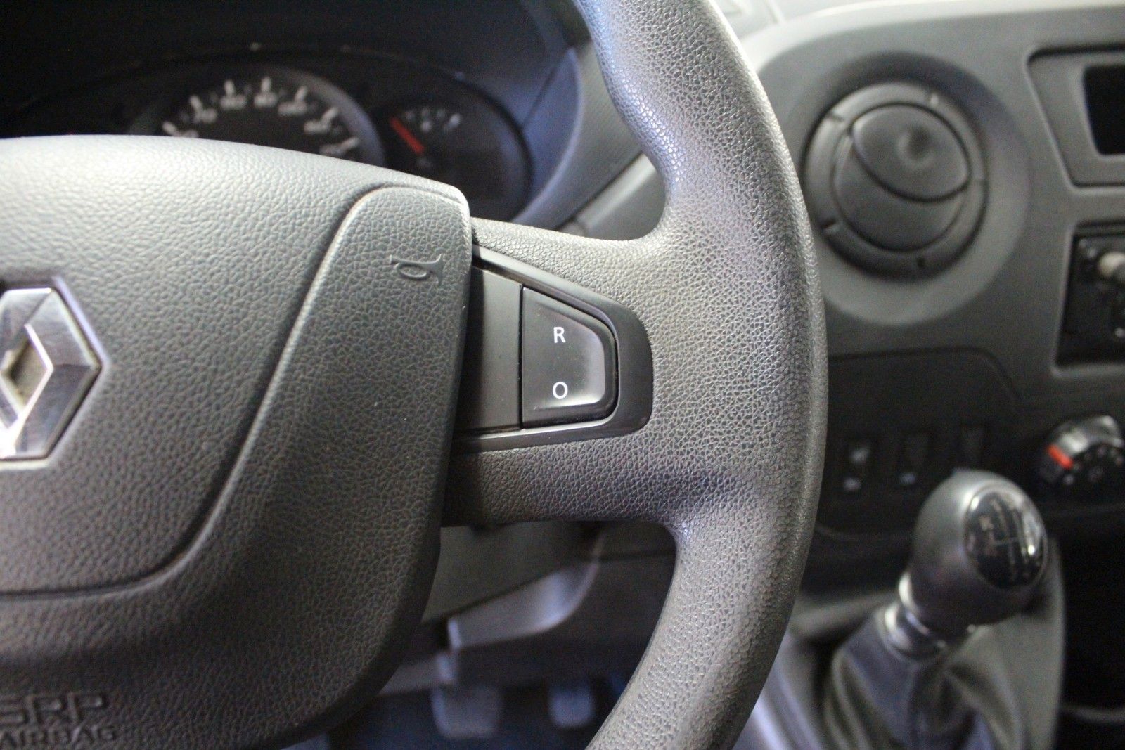 Fahrzeugabbildung Renault Master  III dCi 170 L2H2 3,3t