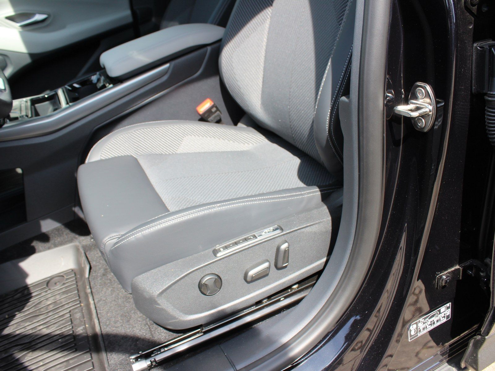 Fahrzeugabbildung Ford Explorer RWD