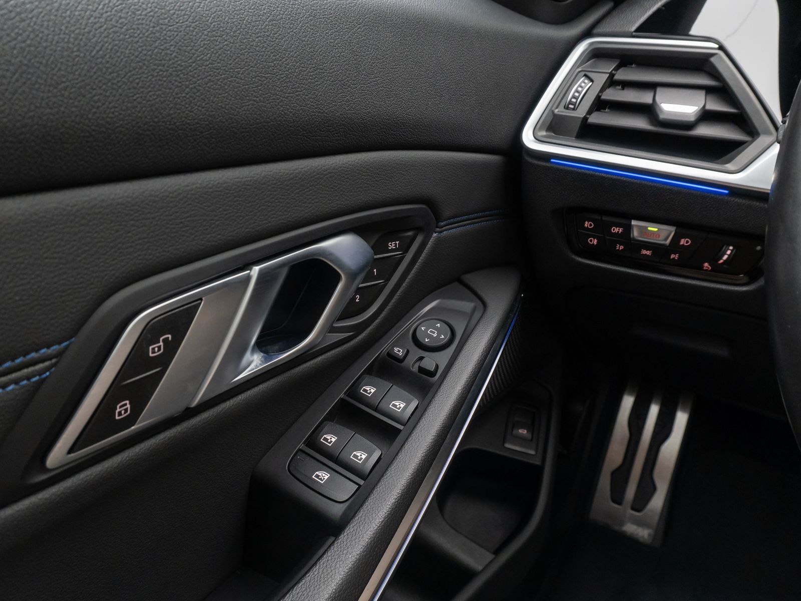 Fahrzeugabbildung BMW 320d xD M Sport HUD HiFi DAB Individual Panorama