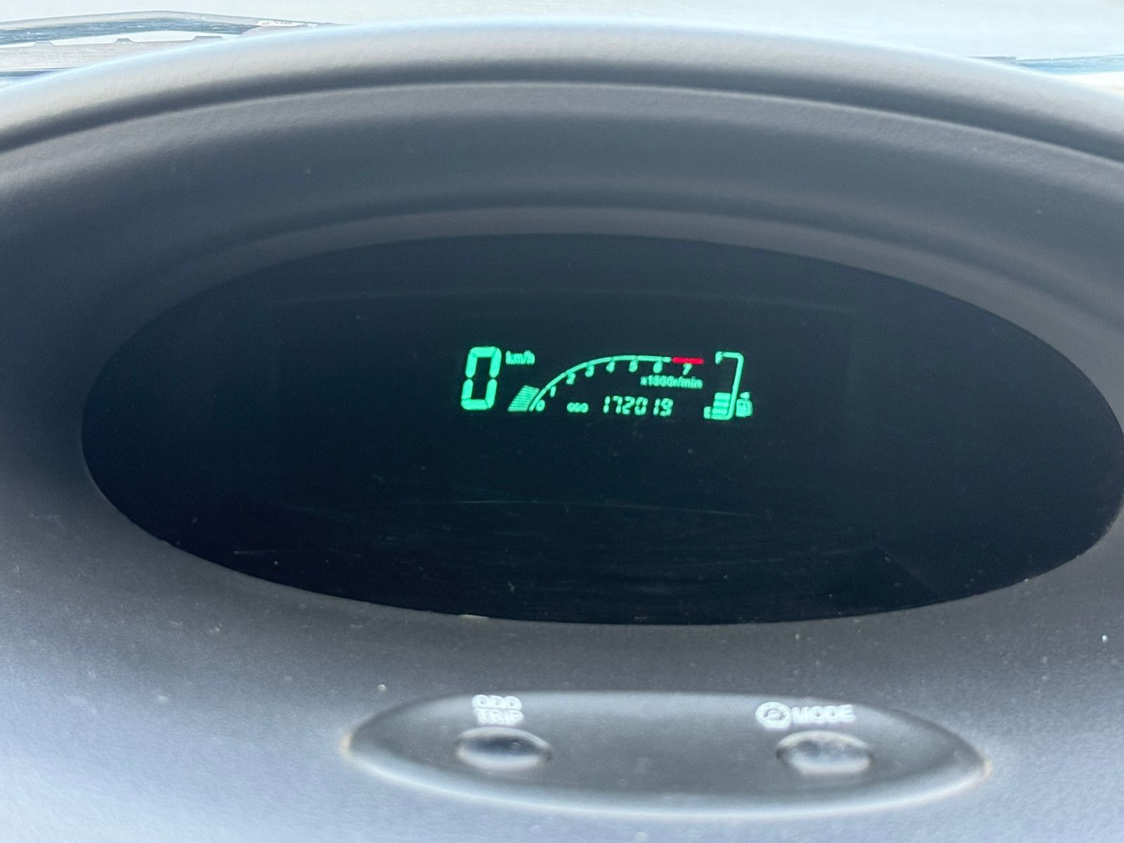 Fahrzeugabbildung Toyota Yaris 1.0 Sol