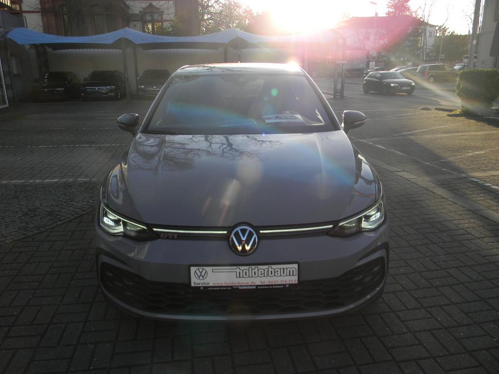 Volkswagen Golf VIII Lim. GTI 2,0 Black Style 6 GANG KAM.IQ