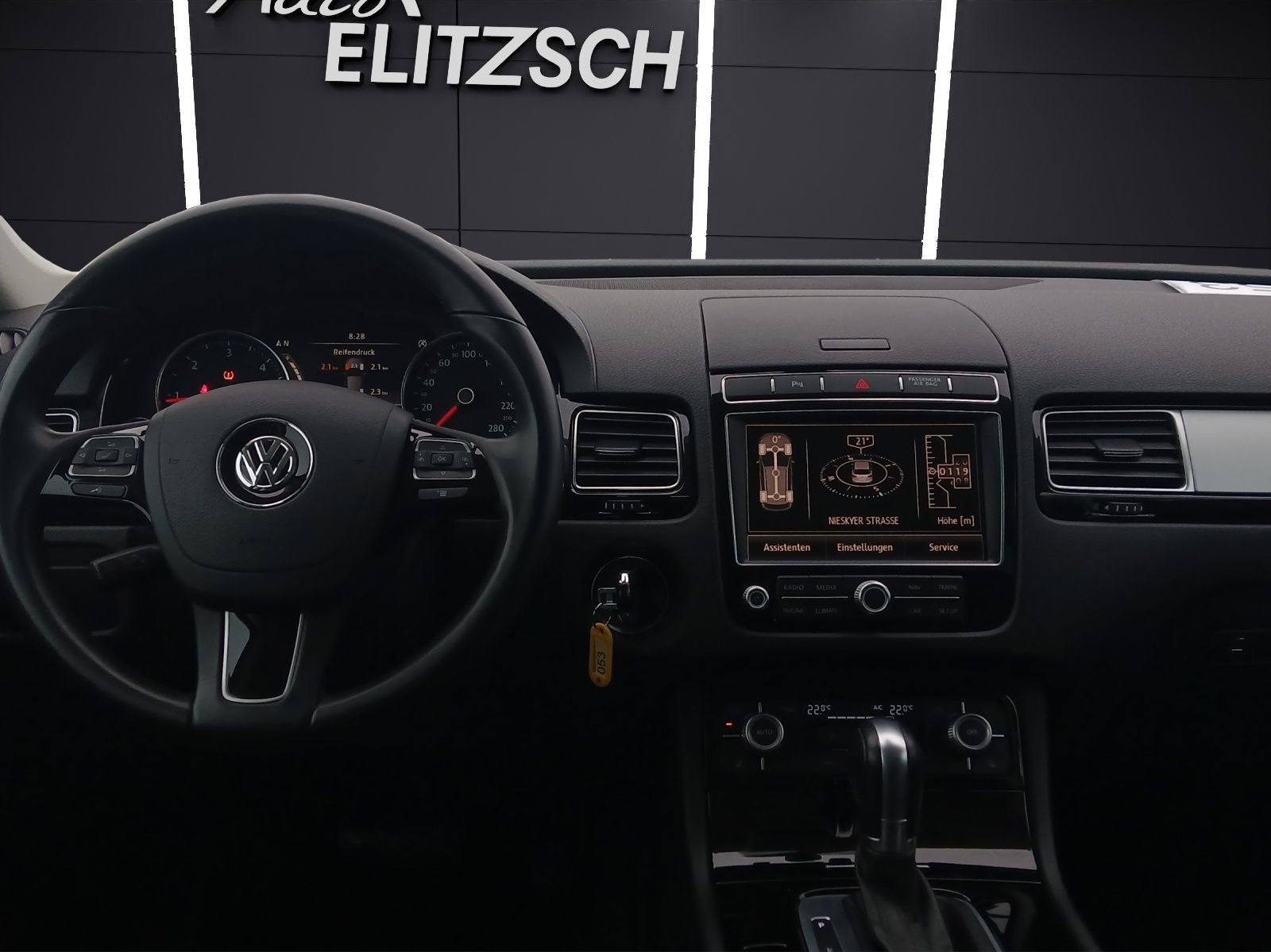 Fahrzeugabbildung Volkswagen Touareg TDI Terrain-Tech R-Line 4M Xenon AHK Nav