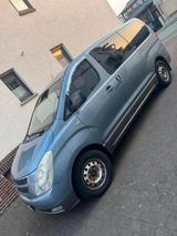 Hyundai Verkaufe Hyundai H-1 8 Sitze mit neu TÜV - gebrauchte Hyundai H-1 aus dem Jahr 2010
