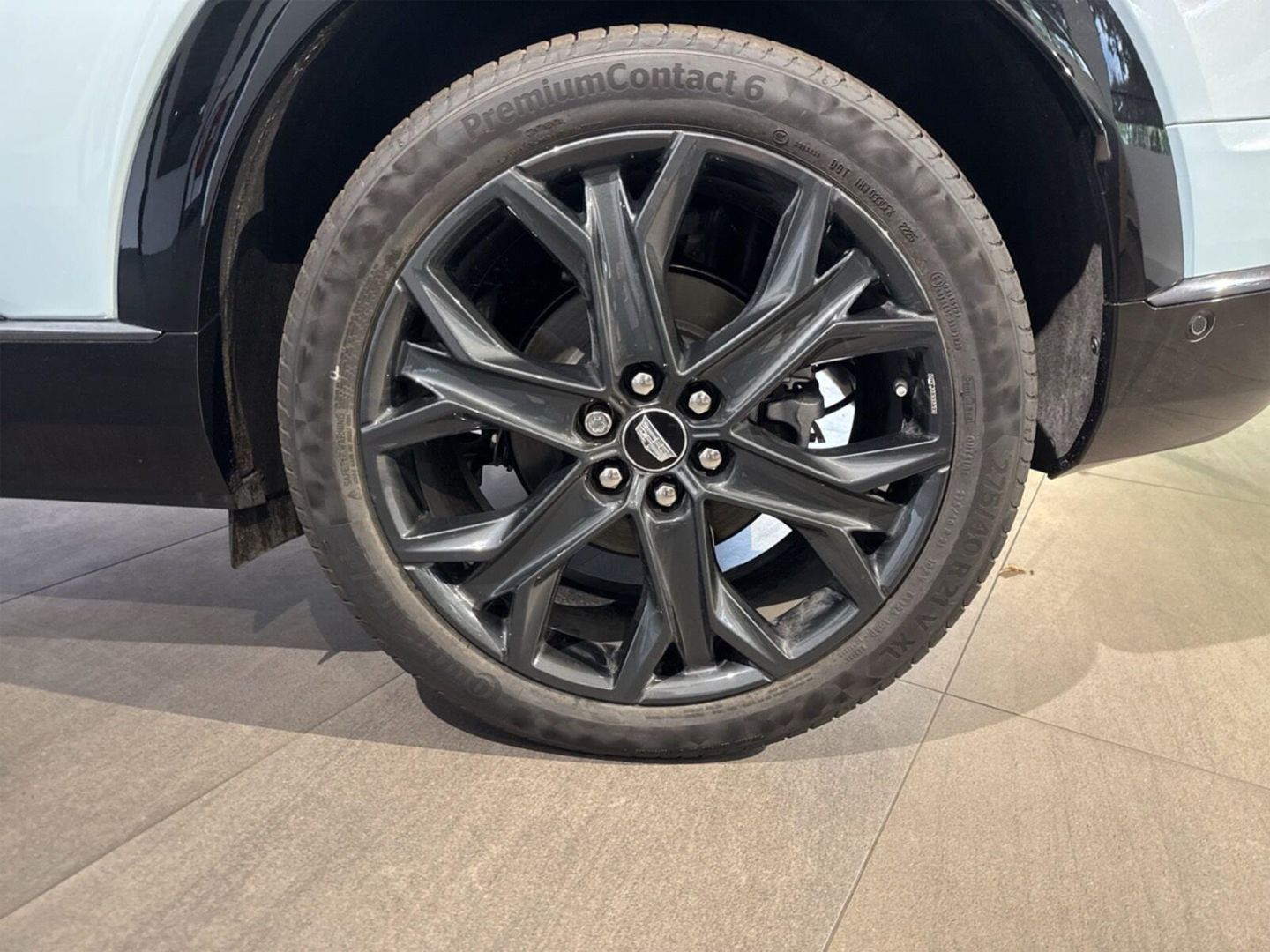 Fahrzeugabbildung Cadillac OPTIQ AWD Studio Edition 1 of 50 inkl. Winterrad