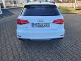 Audi A3 35 TFSI sport Sportback sport Navi S line PDC - Audi A3: Weiß, Sportback Line