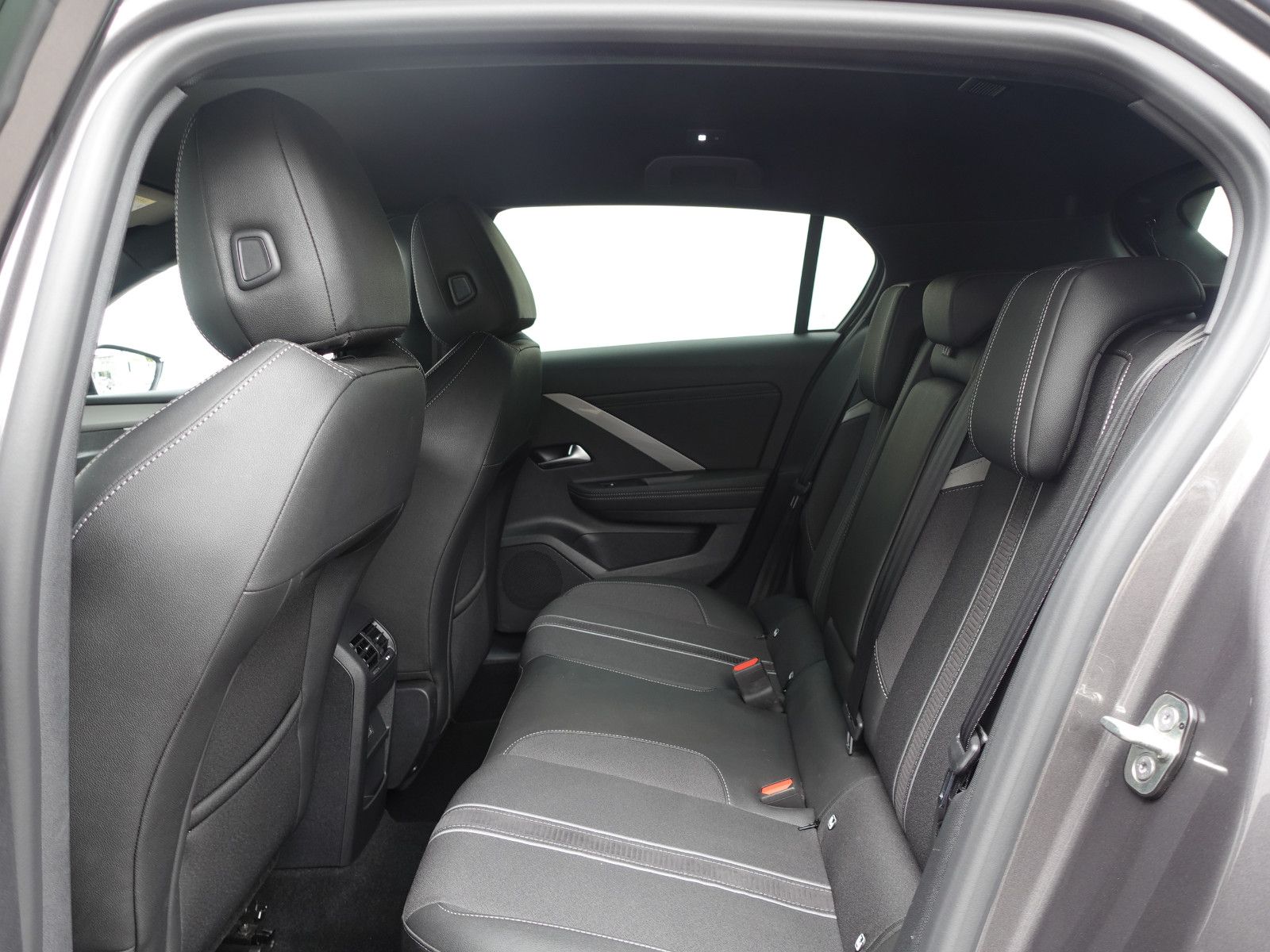 Fahrzeugabbildung Opel Astra 1.2Turbo GS-Line Kamera,Sitzh.,PDC,LED