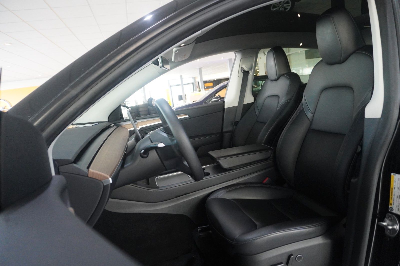 Fahrzeugabbildung Tesla Model Y PERFORMANCE DUAL-MOTOR NAVI/LED/DAB/AHK