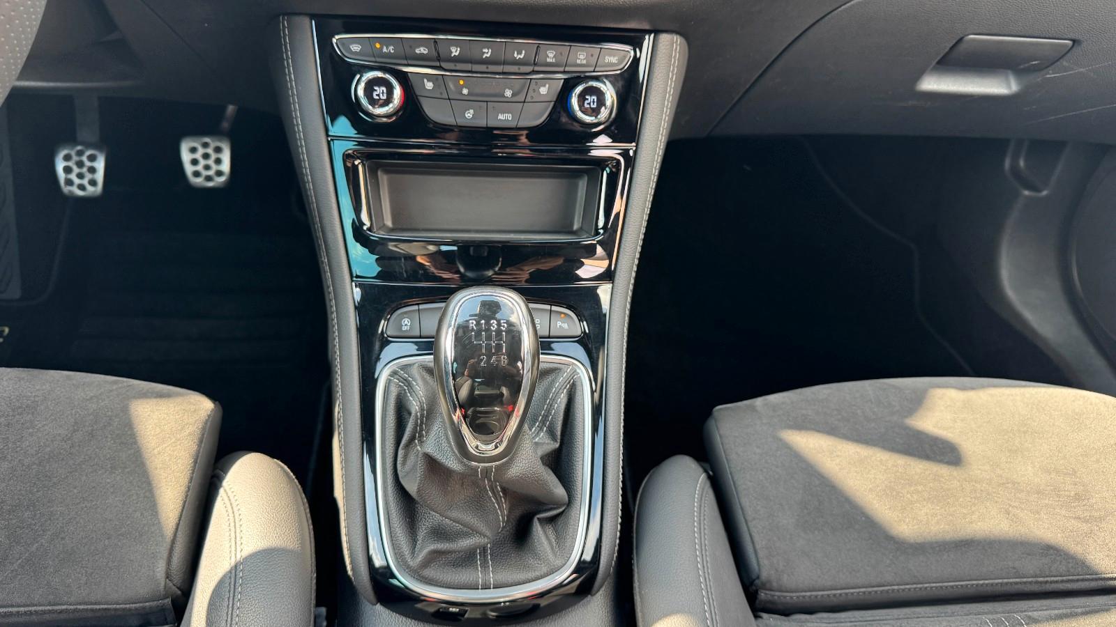 Opel Astra K SportsTourer Elegance Alcantara Led Navi