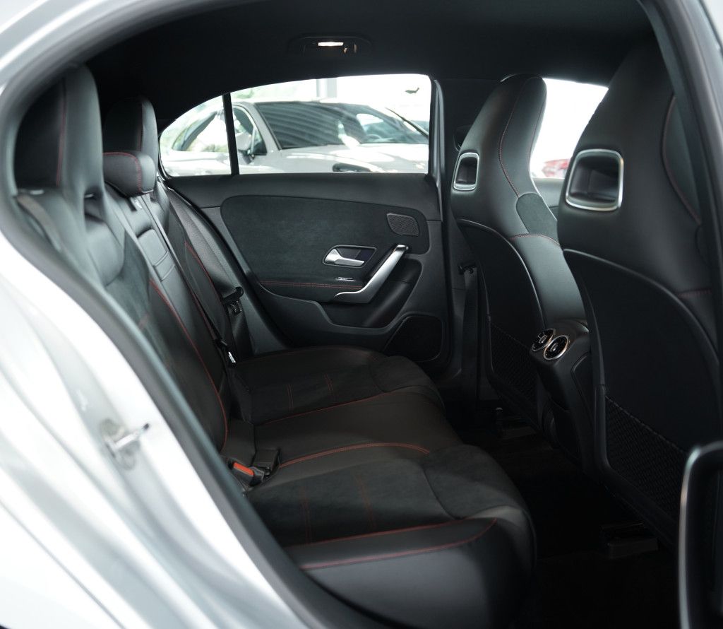 Mercedes Benz A 220