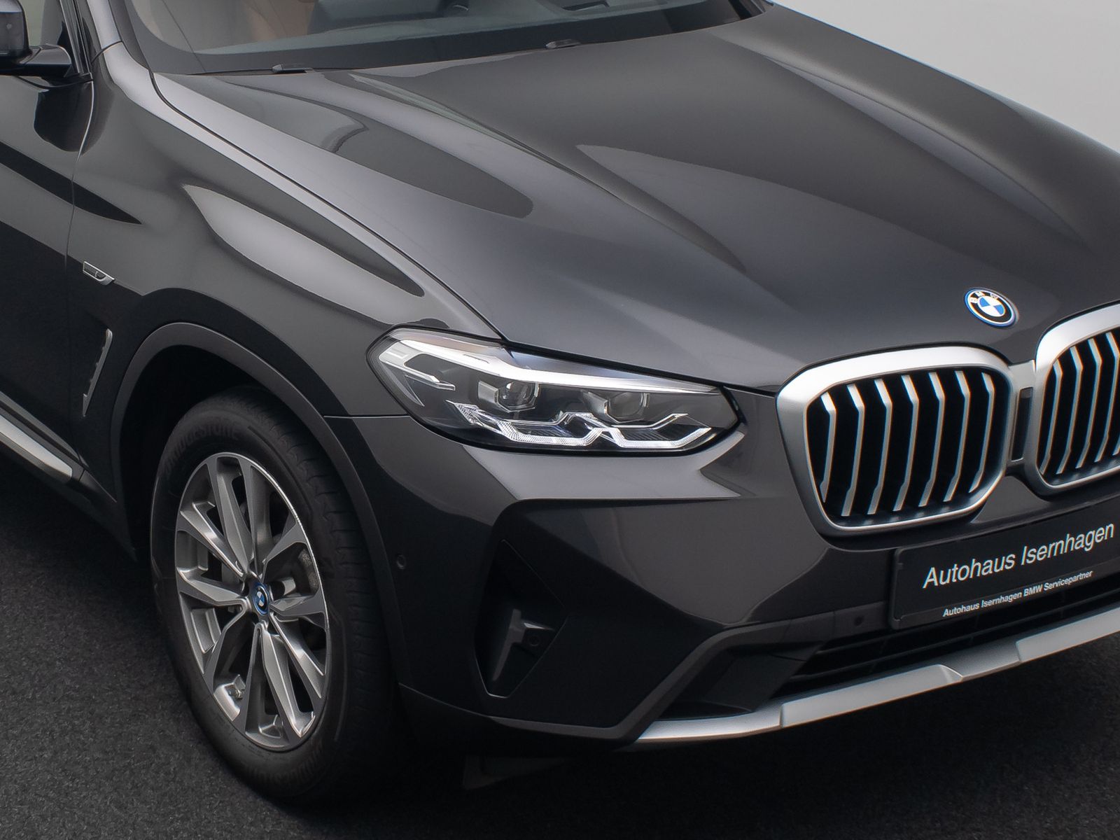 Fahrzeugabbildung BMW X3 xD30e Kamera AHK HUD DAB Sport Panoram 19Zoll
