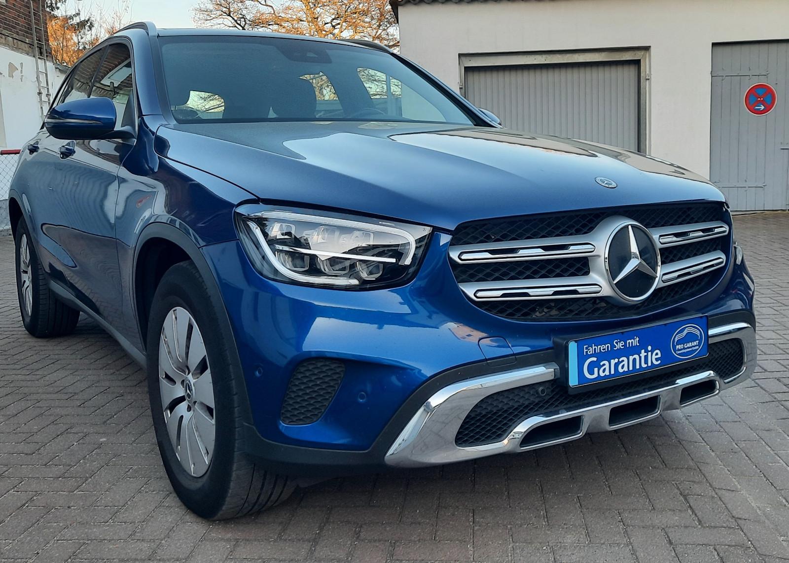 Mercedes-Benz GLC 220 d 4Matic/Distronic/Panorama/1Hand/9G