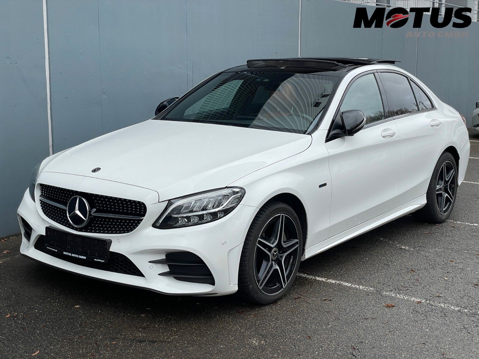 MERCEDES-BENZ C 300de 3x AMG Pan/Virtual/LED/Kam/Night/Dist/18