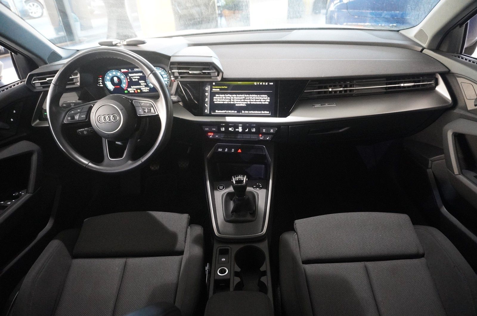 Fahrzeugabbildung Audi A3 Sportback 35 TFSI NAVI/LED/SPORT/SHZ/VIRT/DAB