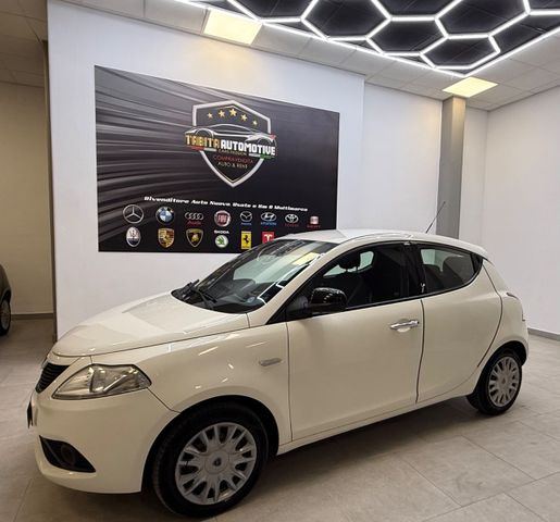 Lancia Ypsilon 1.2 69 CV 5 porte Silver