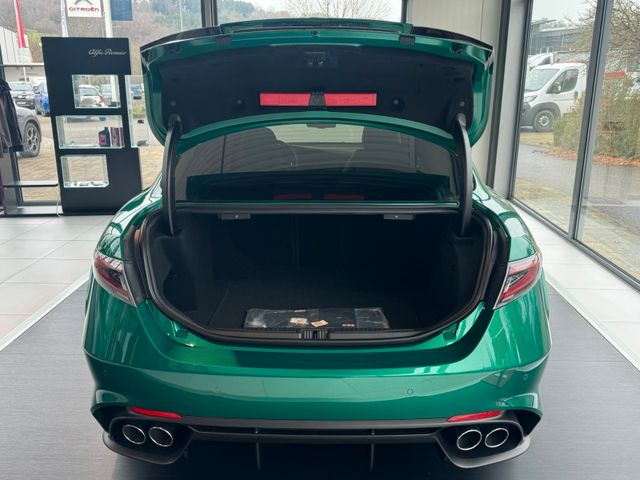 ALFA ROMEO Giulia Quadrifoglio harman/kardon KarbonPaket