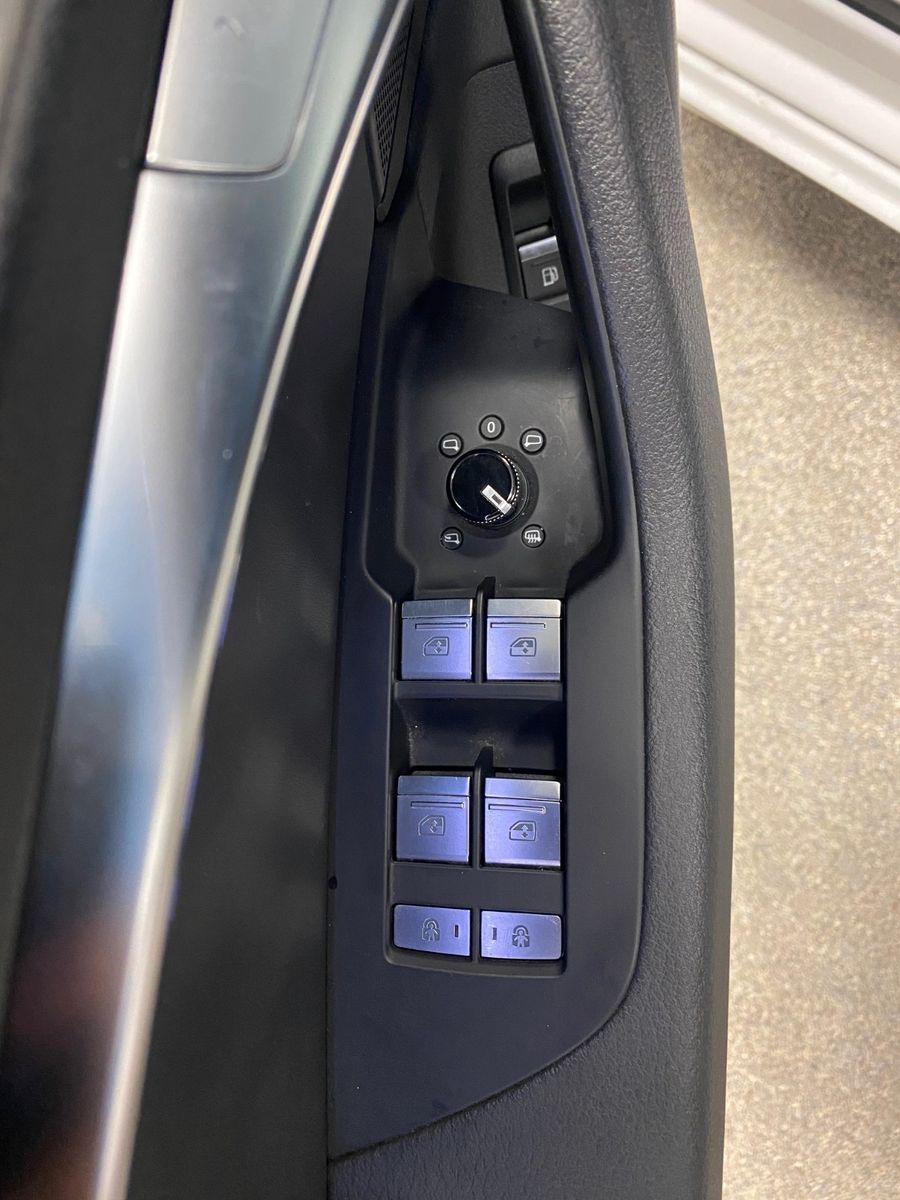 Fahrzeugabbildung Audi A6 Avant 55 TFSI e quattro sport+S-Line+MATRIX++