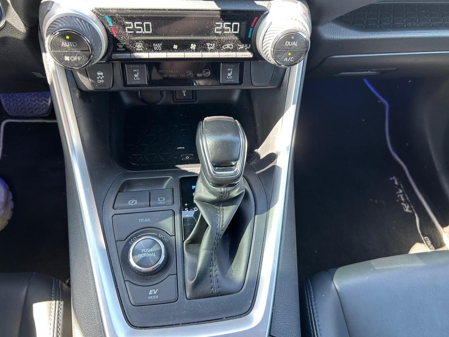 Toyota RAV 4 Hybrid 4x4 Style Selection Navi Soundsyste