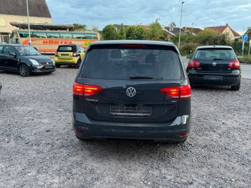 Volkswagen Touran - 4