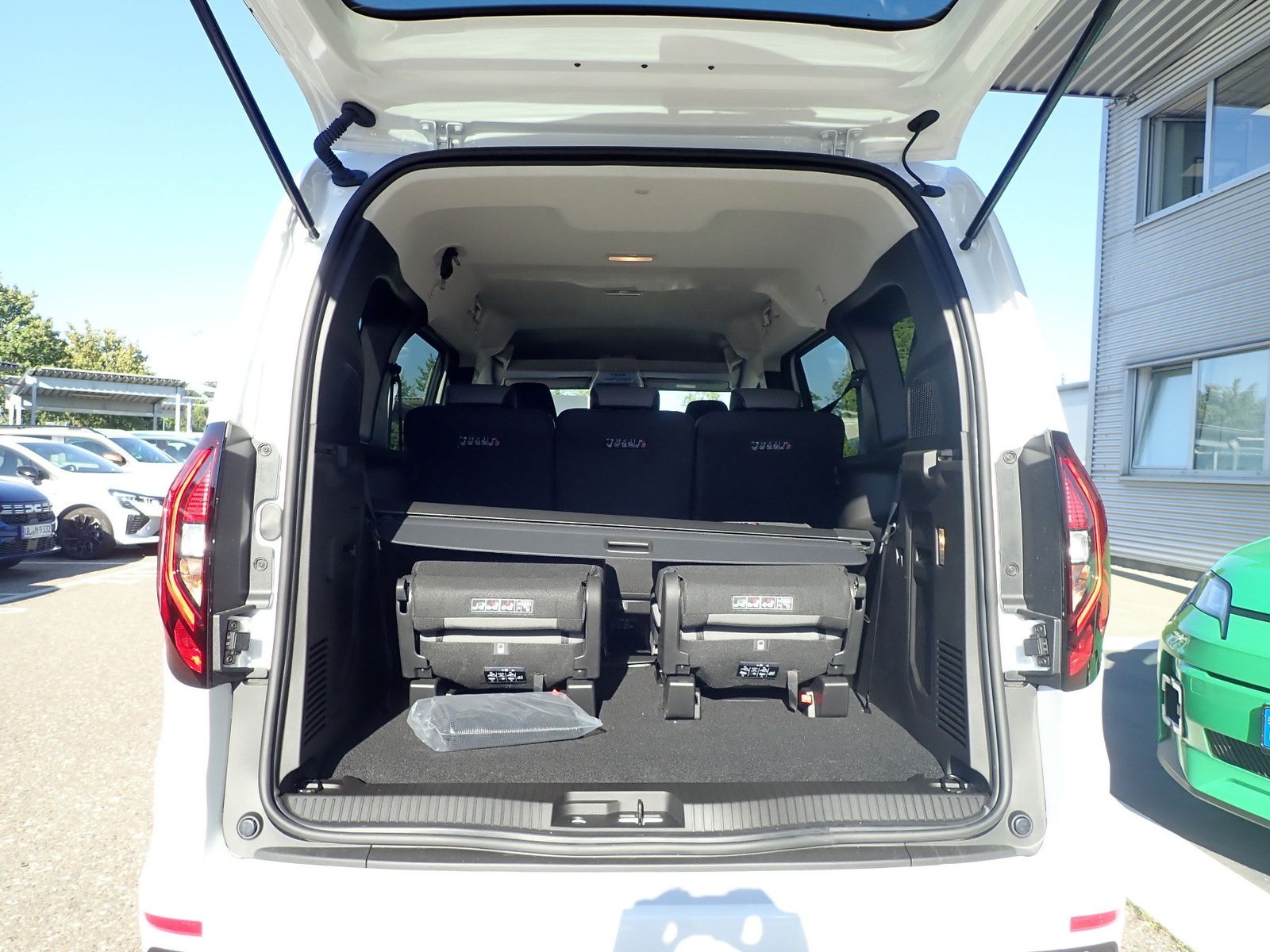 Fahrzeugabbildung Renault Kangoo PKW Techno TCe 130 EDC (L2) 7 Sitze