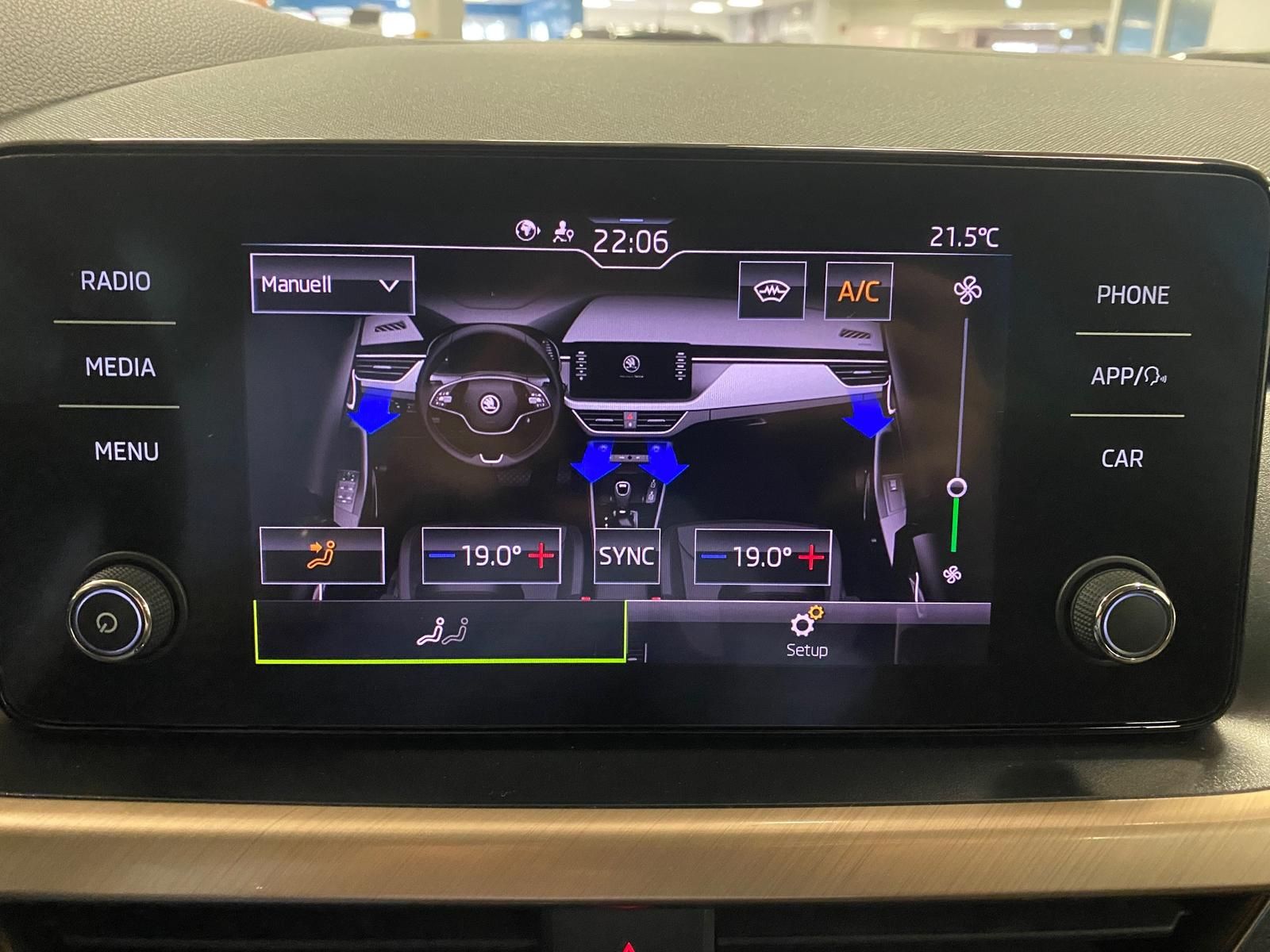 Fahrzeugabbildung SKODA Kamiq 1.5 TSI ACT Style AHK+APP+KLIMA+PDC+LED+++