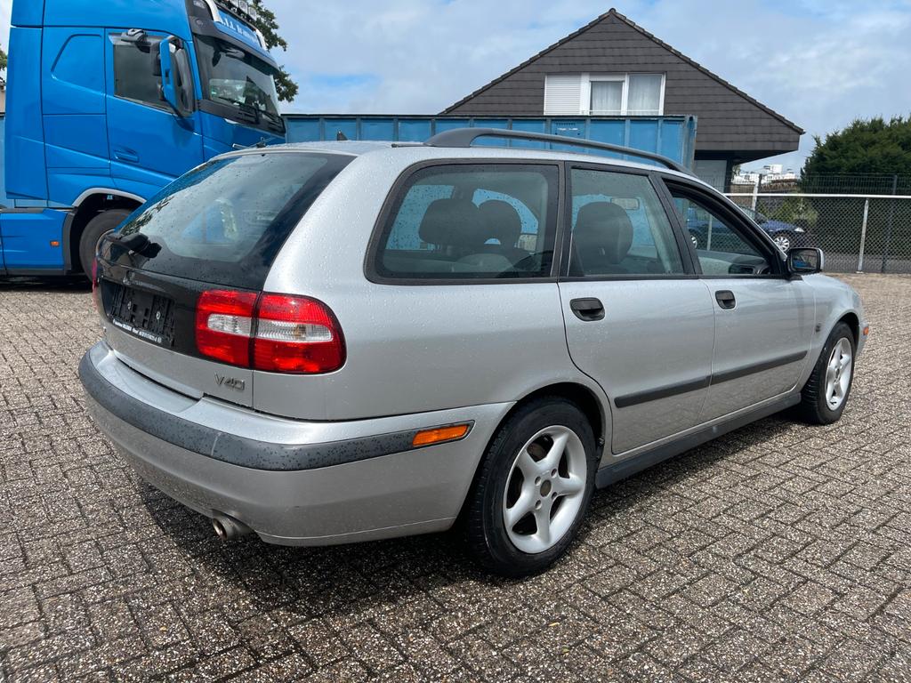 Volvo V40