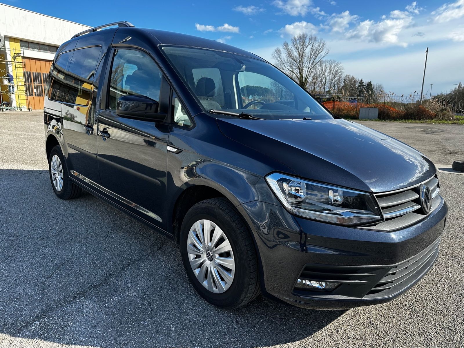 VW Volkswagen Caddy 1.0 TSI Trendline valuto permut