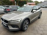 Volvo V60 Cross Country Pro AWD - Volvo V60: Awd