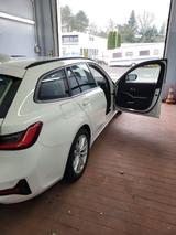 BMW 320d xDrive Touring Business Line Auto  - BMW 320 Gebrauchtwagen in Wiesbaden